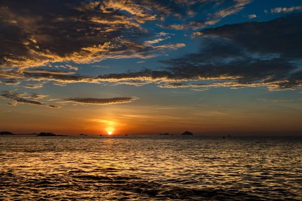 日出多云的天空越南 — 图库照片