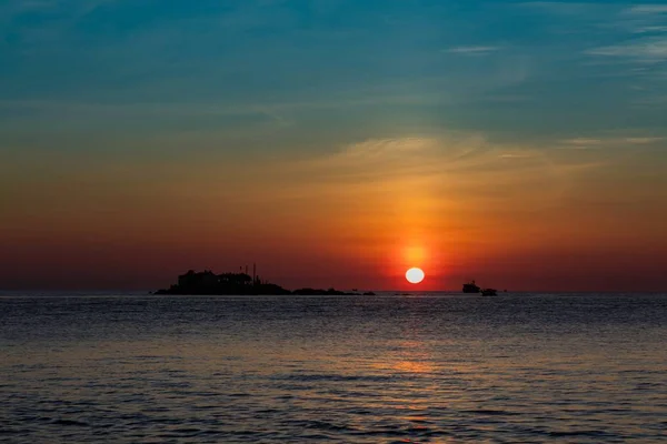橙色蓝色的早晨天空越南 — 图库照片
