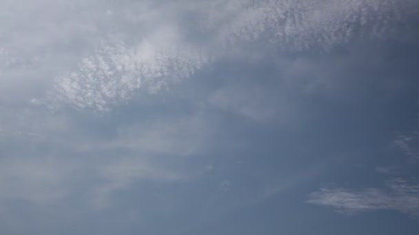 Θολό μπλε του ουρανού τη φορά Lapse υψηλής ευκρίνειας — Αρχείο Βίντεο