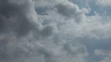 Yüksek tanımlı zaman atlamalı bulutlu mavi gökyüzü