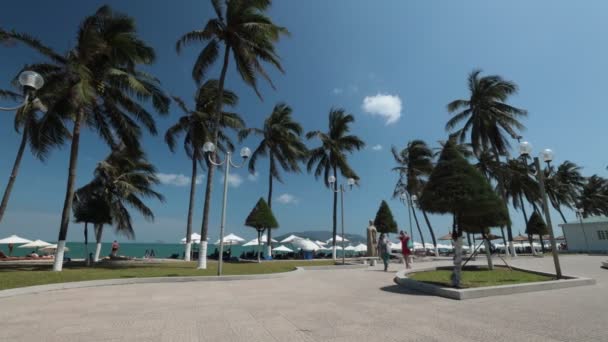 Nha Trang Vietnã Ásia Fevereiro 2018 Filmes Com Turistas Olhando — Vídeo de Stock