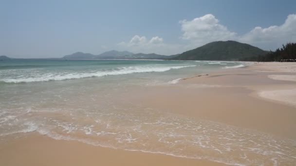 Central Vietnam Coastline Looking Out South China Sea Waves Rolling — Stock Video