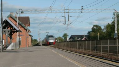 Norveç istasyonu Rygge tren varış