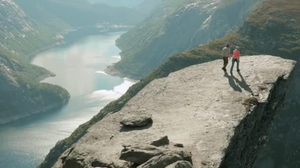 On the Trolltunga in the Norway — Stock Video