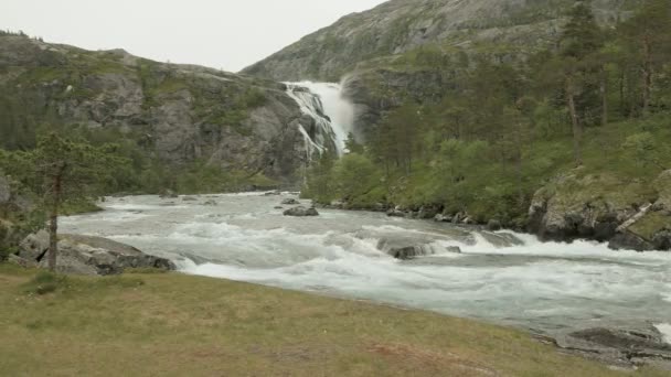 Cachoeira na Noruega — Vídeo de Stock