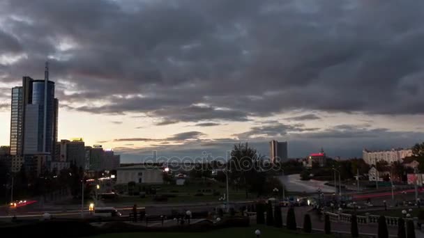 City from day to night. Zoom out, time-lapse shot — Stock Video