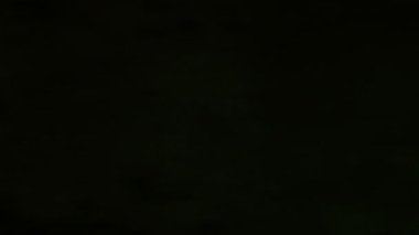 Terkedilmiş fabrikada. Yumuşak ve yavaş dolly vurdu