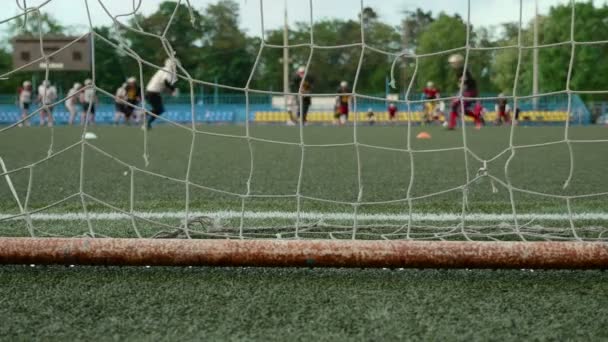 足球门及美式足球。拍摄的顺利和慢滑块 — 图库视频影像