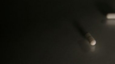 Dramatik tıp masanın üzerinde. Kaymak vurdu