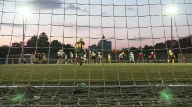 Amerikan futbolu. Düzgün ve yavaşça kaymak vurdu