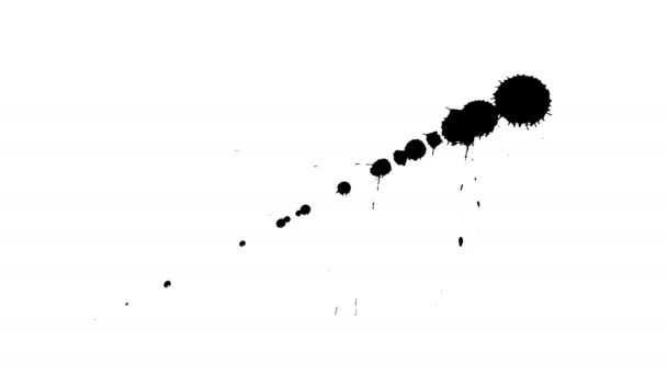 Černé inkousty kapka na suchý papír. — Stock video