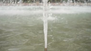 Su damlaları çeşme - slowmotion 180 fps