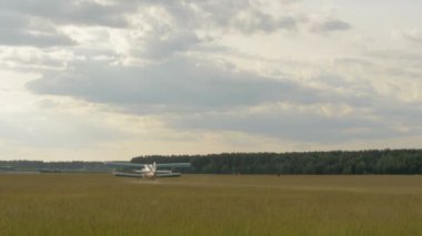 Alanından - slowmotion 60fps uçak kalkış