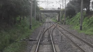 Demiryolu Görünümü penceresinden geçen demiryolu taşıma