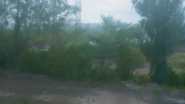 Gouttes de pluie sur la fenêtre dans le train, Géorgie — Video