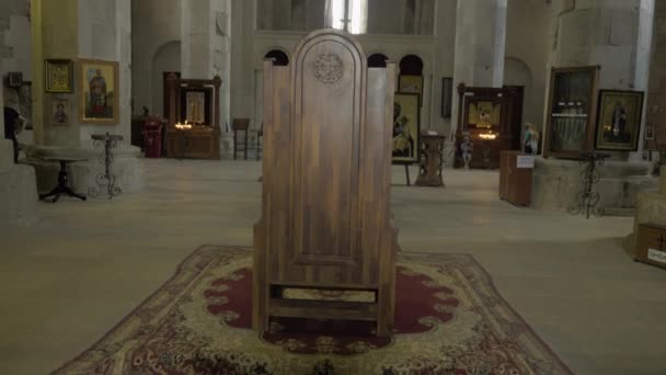 Bent a templomban Bagrati, Georgia, Kutaiszi — Stock videók