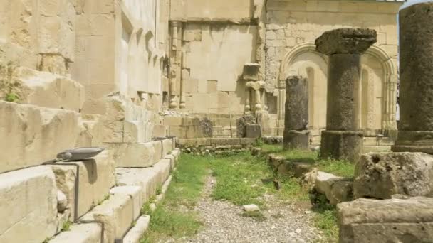 Ancient wall of the temple Bagrati - Georgia, Kutaisi — Stock Video