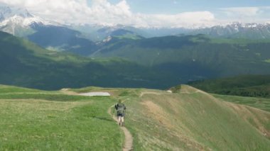 Kız dağlar - Koruldi göl alanı, Mestia, Gürcistan zamları