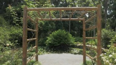 En büyük botanik park - Batum, Gürcistan birinde kemer