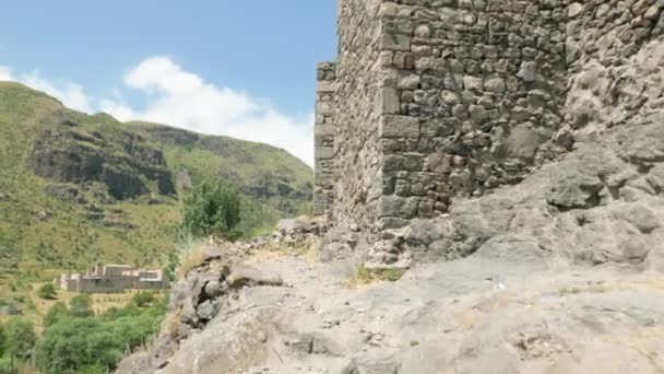 Khertvisi kale Gürcistan'daki en eski kale biridir — Stok video