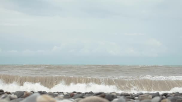 Hohe Wellen des Schwarzen Meeres - Batumi, Georgien — Stockvideo