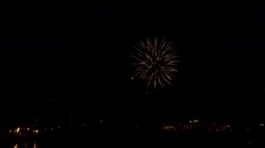 Fireworks uygulamasında gece şehri