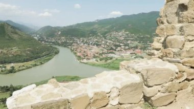 Mtsheta dağın içinde için Gürcü Ortodoks manastır Jvari görüntüleyin
