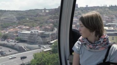Kız bakmak-den geçerek teleferik - Tiflis, Gürcistan penceresinde