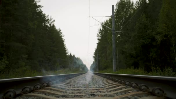 Έκρηξη καπνιστής βόμβας σε αργή κίνηση σε εξωτερικούς χώρους — Αρχείο Βίντεο