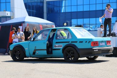 Yoshkar-Ola, Rusya, 02 Haziran, 2019: oto ve motosiklet Sergisi-Festival-yo Summit 2019-Autoshow-nadir, ayarlı ve alışılmadık araçların Sergisi.