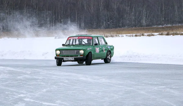 Yoshkar-Ola, Rusland, 11 januari 2020: Winter autoshow voor Chri — Stockfoto