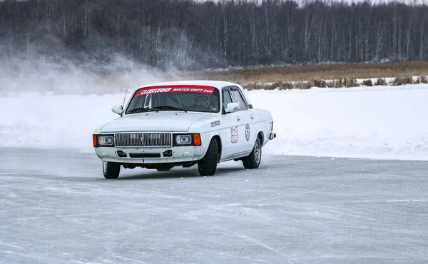 Yoshkar-Ola, Rusland, 11 januari 2020: Winter autoshow voor Chri — Stockfoto