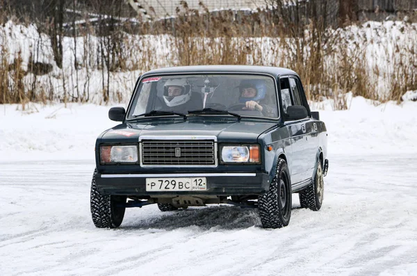 Yoshkar-Ola, Rusland, 11 januari 2020: Winter autoshow voor Chri — Stockfoto