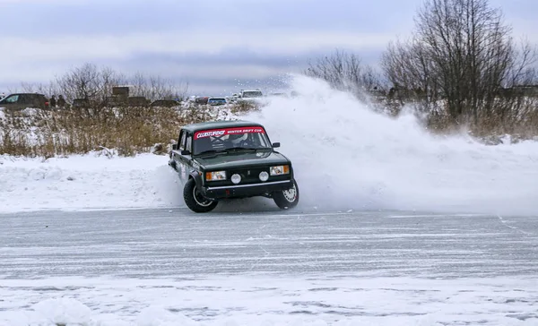 Yoshkar-Ola, Russia, January 11, 2020: Winter car show for Chri — 图库照片