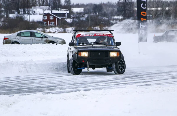 YOSHKAR-OLA, RUSSIA, JANUARY 11, 2020: Winter car show for  Chri — Stock Photo, Image