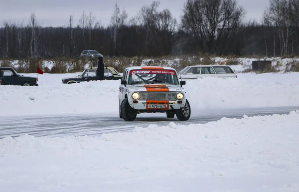 Joschkar-ola, russland, 11. januar 2020: winter car show for chri — Stockfoto