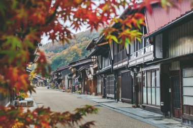 Narai, Shiojiri, Nagano, Japonya - Kasım 7,2016. Narai Post şehirde sonbahar