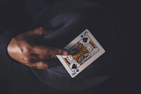 King Spade Card in Hand — Stock Photo, Image