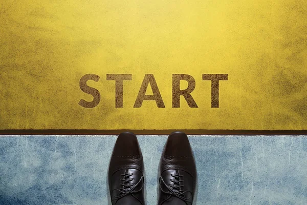 Start Konzept Von Oben Betrachtet Geschäftsmann Auf Oxford Schuhen Start — Stockfoto
