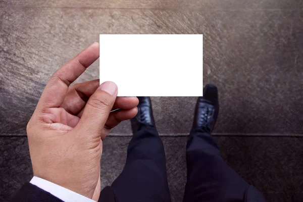 Mockup Cartão Visita Mão Empresário Papel Branco Isolado Com Caminho — Fotografia de Stock