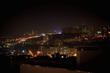 Gece Şehri silüeti. Üst hava panoramik görünümü