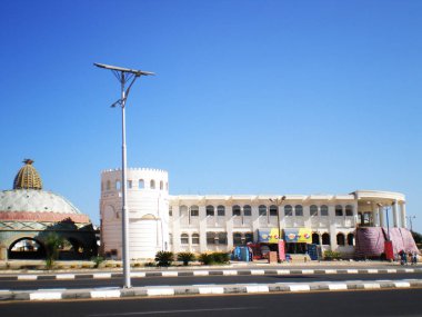 Sharm el Sheikh şehrinin ticaret binalarının merkezi.