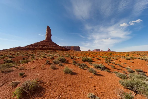 Monumento Valle desierto y picos —  Fotos de Stock