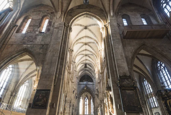 Nürnberg, Almanya - 30 Aralık 2016: St. Sebaldus Kilisesi — Stok fotoğraf