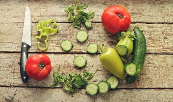  Sağlıklı gıda ve rustik ahşap arka plan için malzemeler