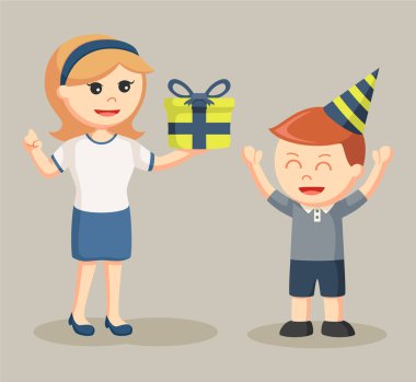 Anne oğlu doğum günü için hediye vermek