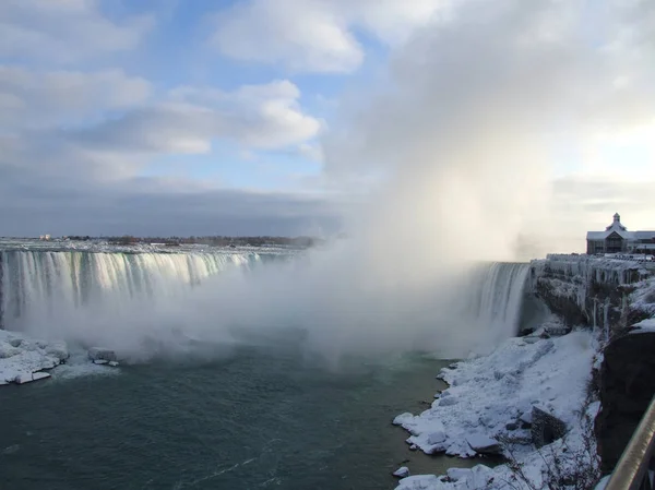 Niagara Falls kışın, Kanada — Stok fotoğraf