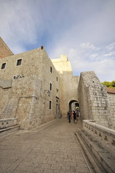 Murallas de la Ciudad Vieja de Dubrovnik, Croacia (Juego de Tronos escenas de cine ) — Foto de Stock