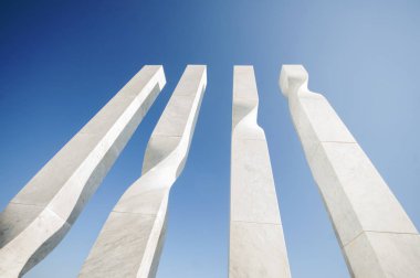 Ricardo Bofill bir otel W Barcelona, Barselona, İspanya, Ekim 2016 Heykel Sergisi