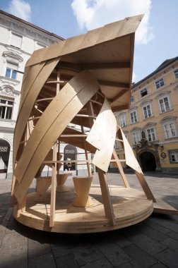 Graz, Avusturya: Ahşap heykel yakınındaki Schlossberg, Graz, Graz, Styria, Avusturya, Haziran 2017